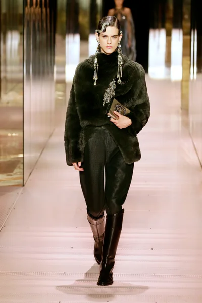 Look 2